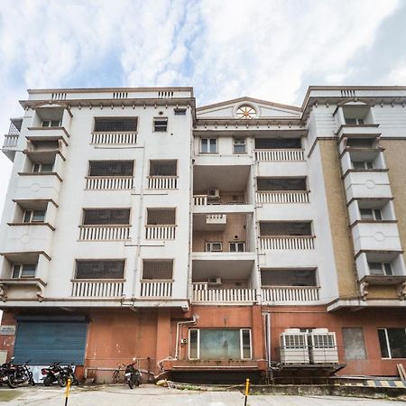 Capital O 66763 Blossoms Serviced Apartments Chennai Extérieur photo