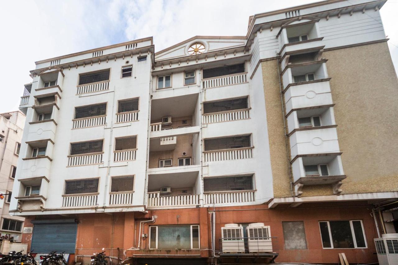 Capital O 66763 Blossoms Serviced Apartments Chennai Extérieur photo