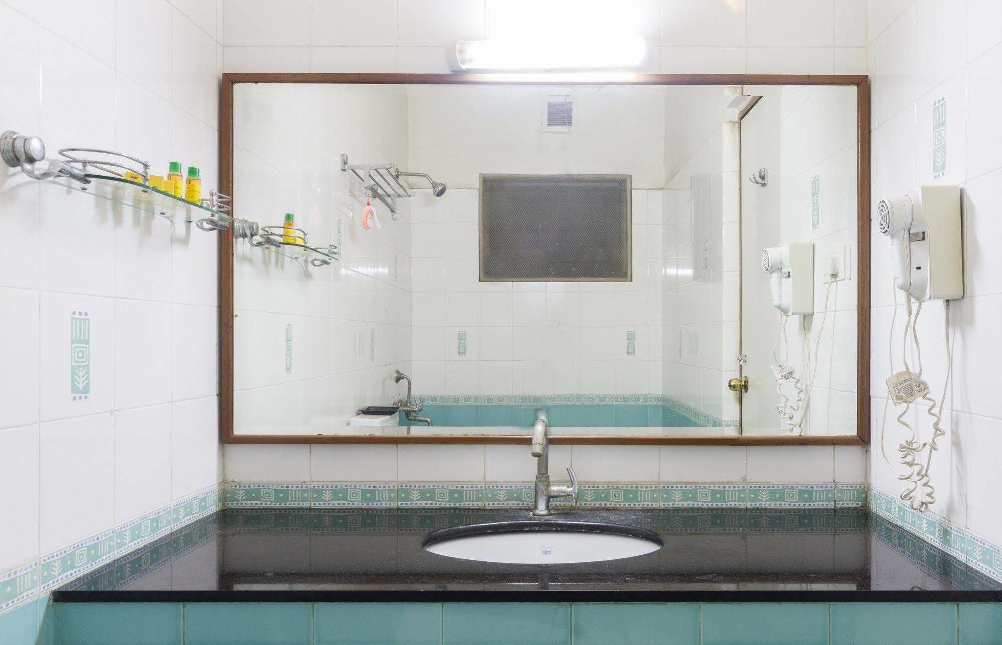 Capital O 66763 Blossoms Serviced Apartments Chennai Extérieur photo